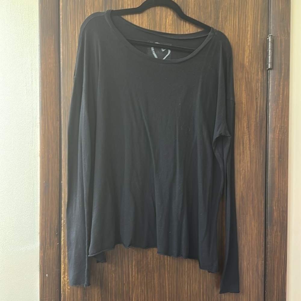 FRANK & EILEEN
Black Relaxed Raw Edge Tee (T2)